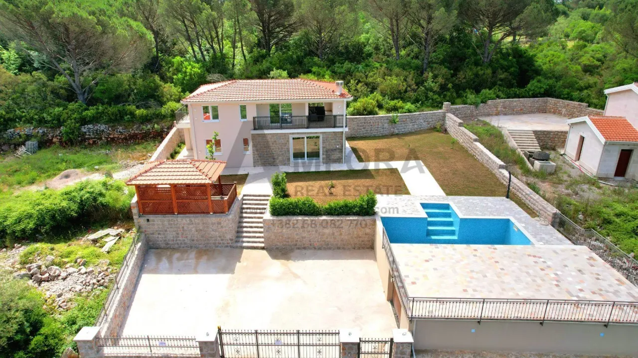 Izdavanje, kuća, 185m², Zagora, Kotor