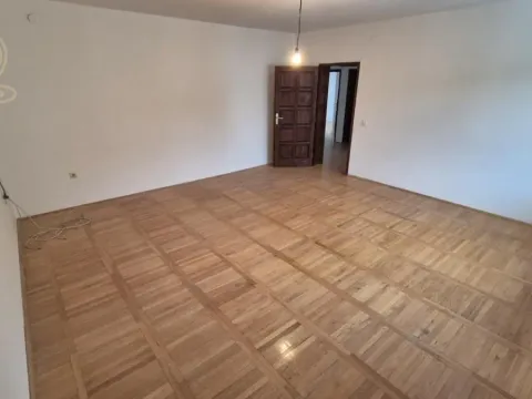 Rent, three bedroom apartment, 90m², Novo naselje, Novi Sad - image 10