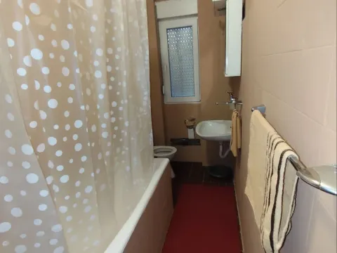 Izdavanje, jednosoban stan, 54m², Centar, Nikšić - image 7