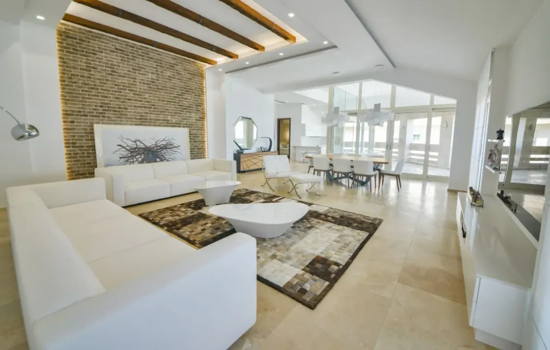 Prodaja, trosoban stan, 218m², Budva, Crna Gora
