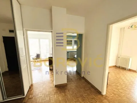 Rent, two bedroom apartment, 67m², Savski Venac, Beograd - image 6