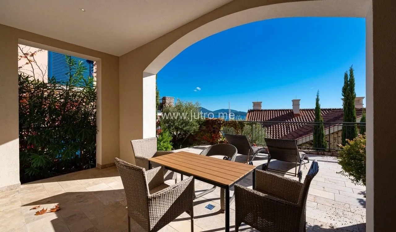 Prodaja, trosoban stan, 190m², Luštica Bay, Tivat