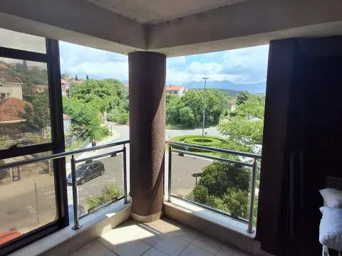 Rent, two bedroom apartment, 85m², Preko Morače, Podgorica - image 3