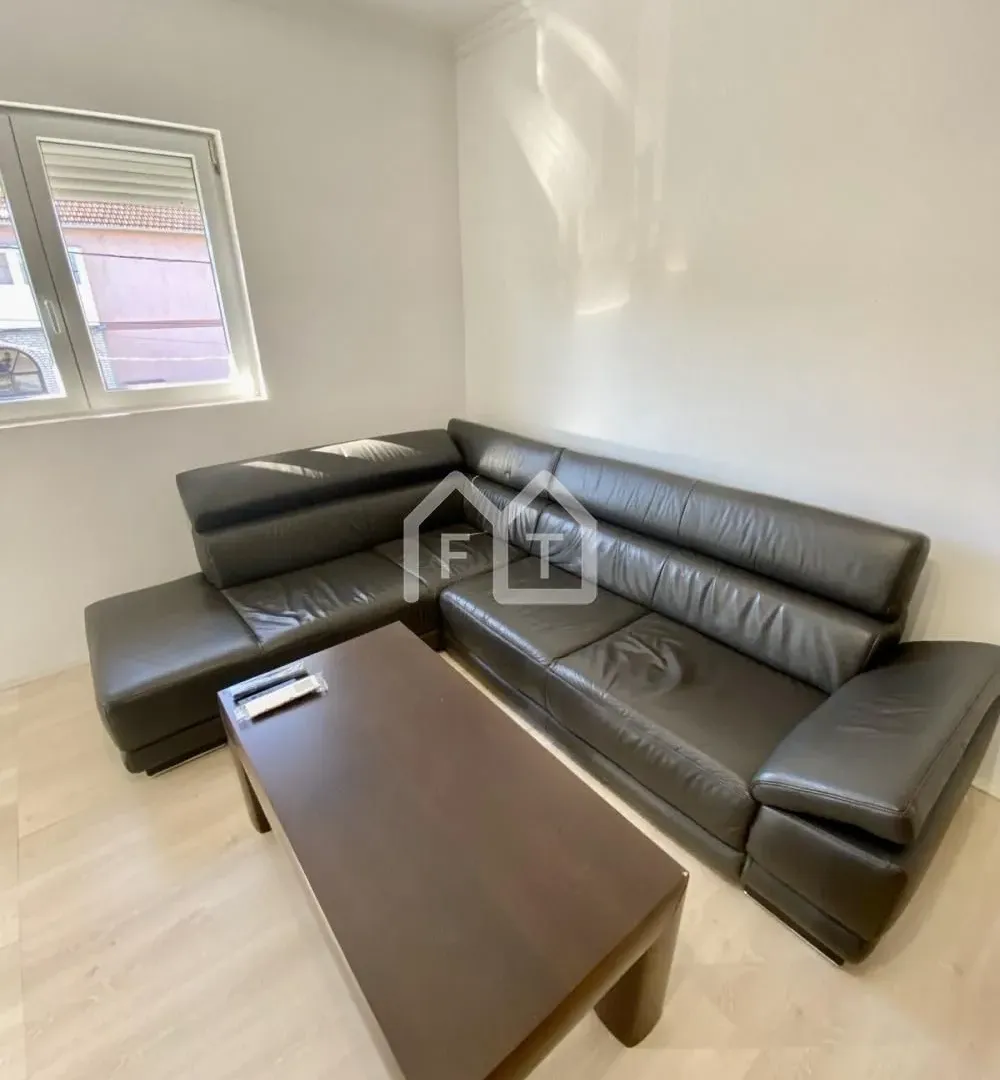 Izdavanje, trosoban stan, 76m², Bežanija, Beograd