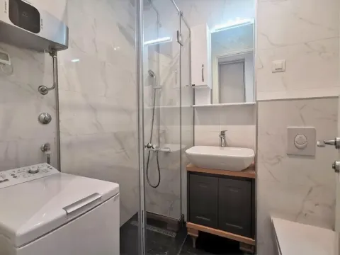 Prodaja, jednosoban stan, 45m², Blok 9, Podgorica - image 7