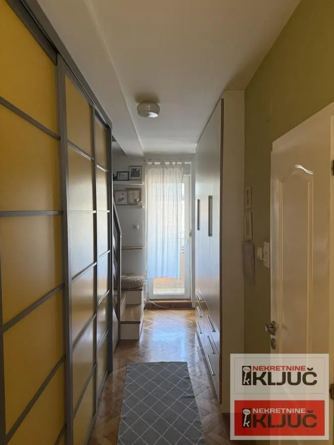 Prodaja, trosoban stan, 77m², Grbavica, Novi Sad Sve Podlokacije