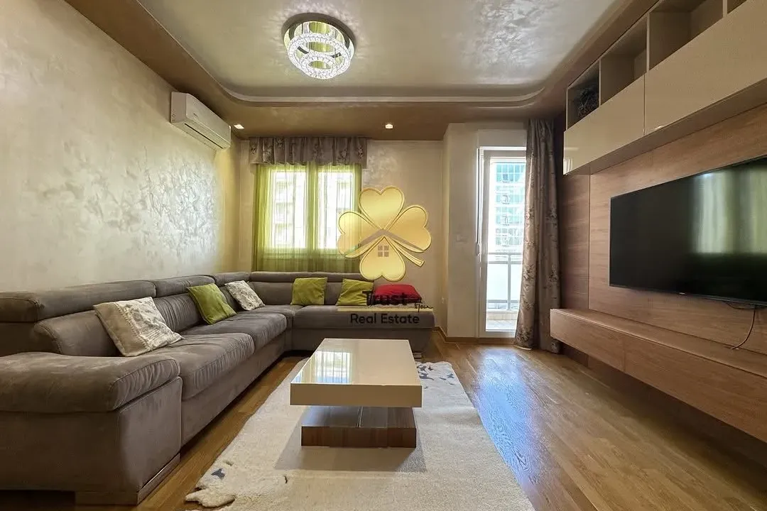 Izdavanje, dvosoban stan, 70m², City Kvart, Podgorica