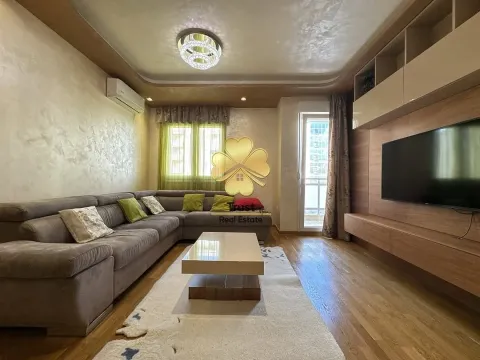 Izdavanje, dvosoban stan, 70m2, City Kvart, Podgorica Izdavanje, dvosoban stan, 70m2, City Kvart, Podgorica