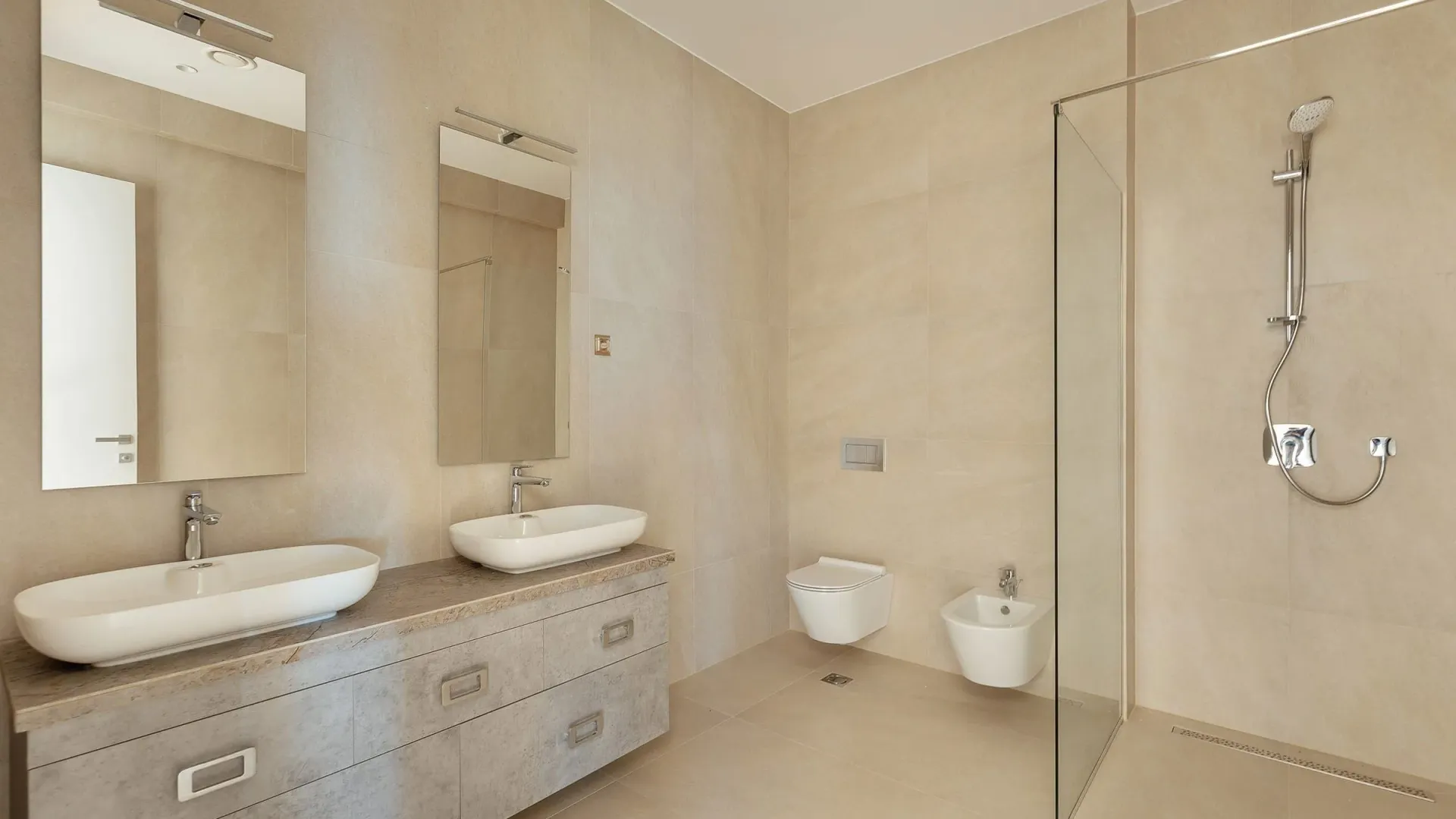 Prodaja, kuća, 1400m², Tivat, Crna Gora