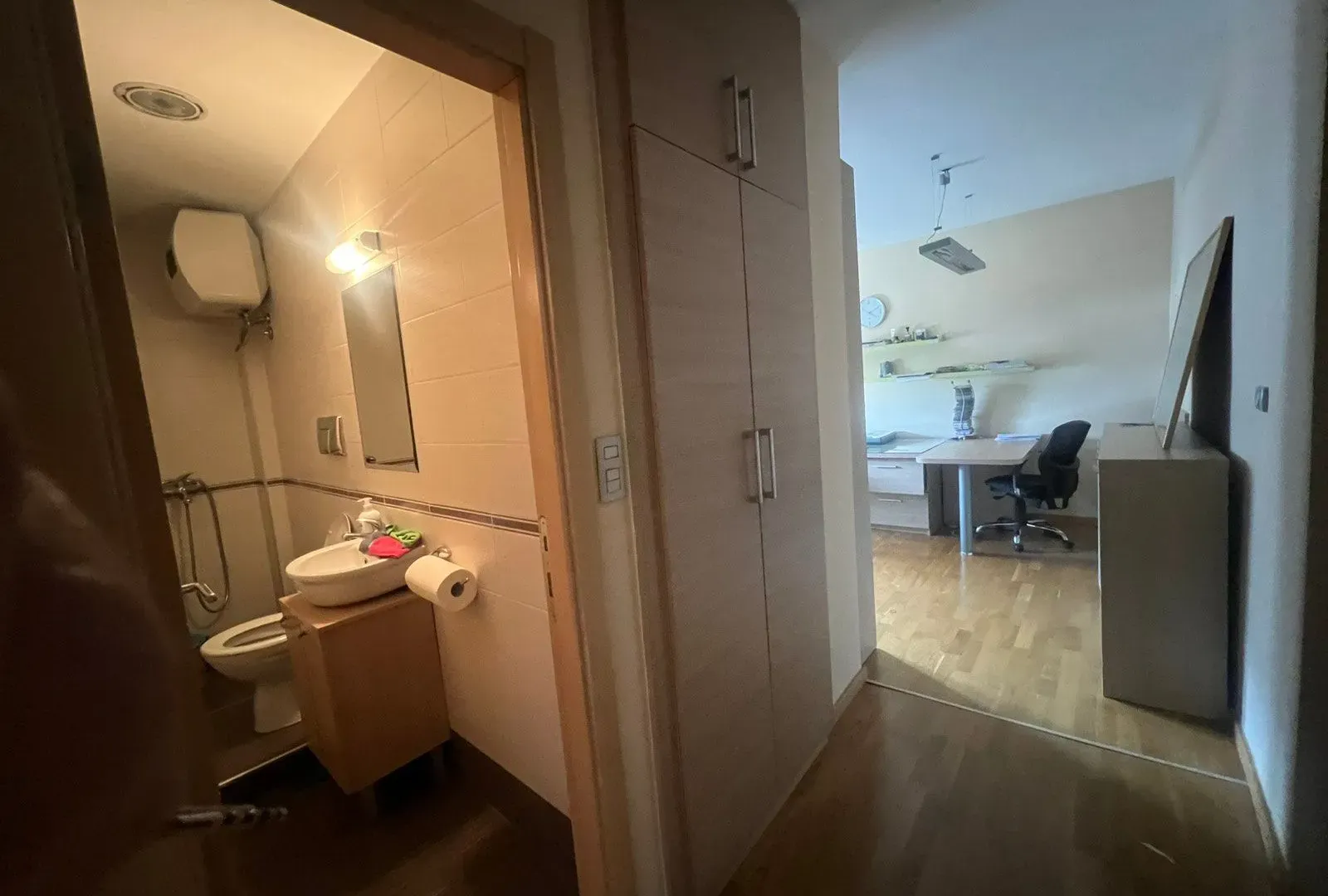 Rent, office space, 42m², Preko Morače, Podgorica
