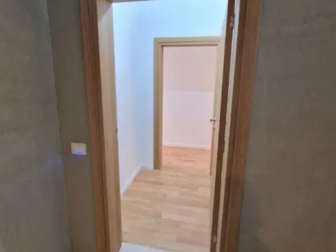 Sale, two bedroom apartment, 75m², Dobrota, Kotor - image 6