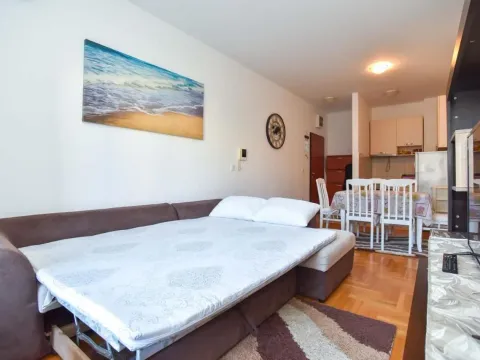 Izdavanje, dvosoban stan, 50m², Budva, Crna Gora - image 6