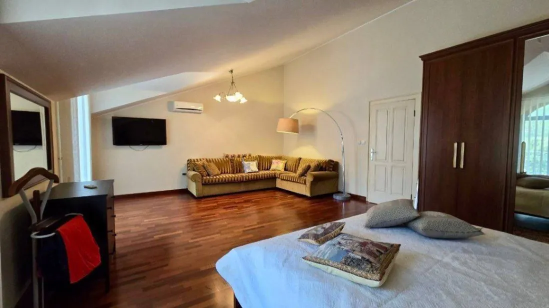 Sale, three bedroom apartment, 156m², Lastva Grbaljska, Kotor