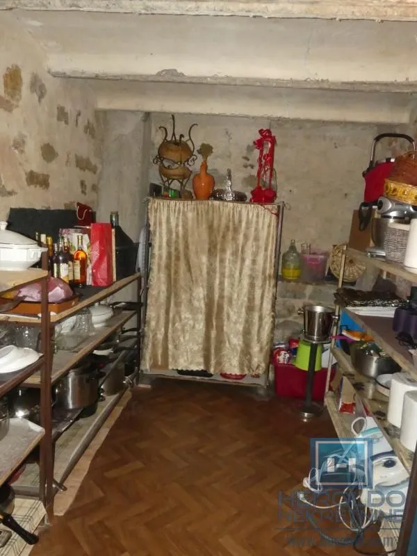 Prodaja, kuća, 380m², Pivara, Jagodina