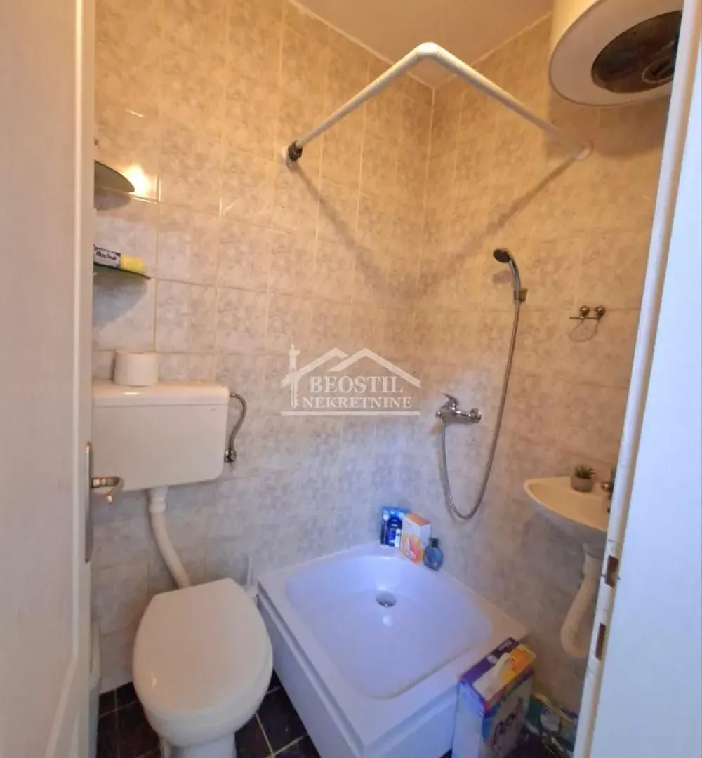 Prodaja, trosoban stan, 73m², Karaburma, Palilula Sve Podlokacije