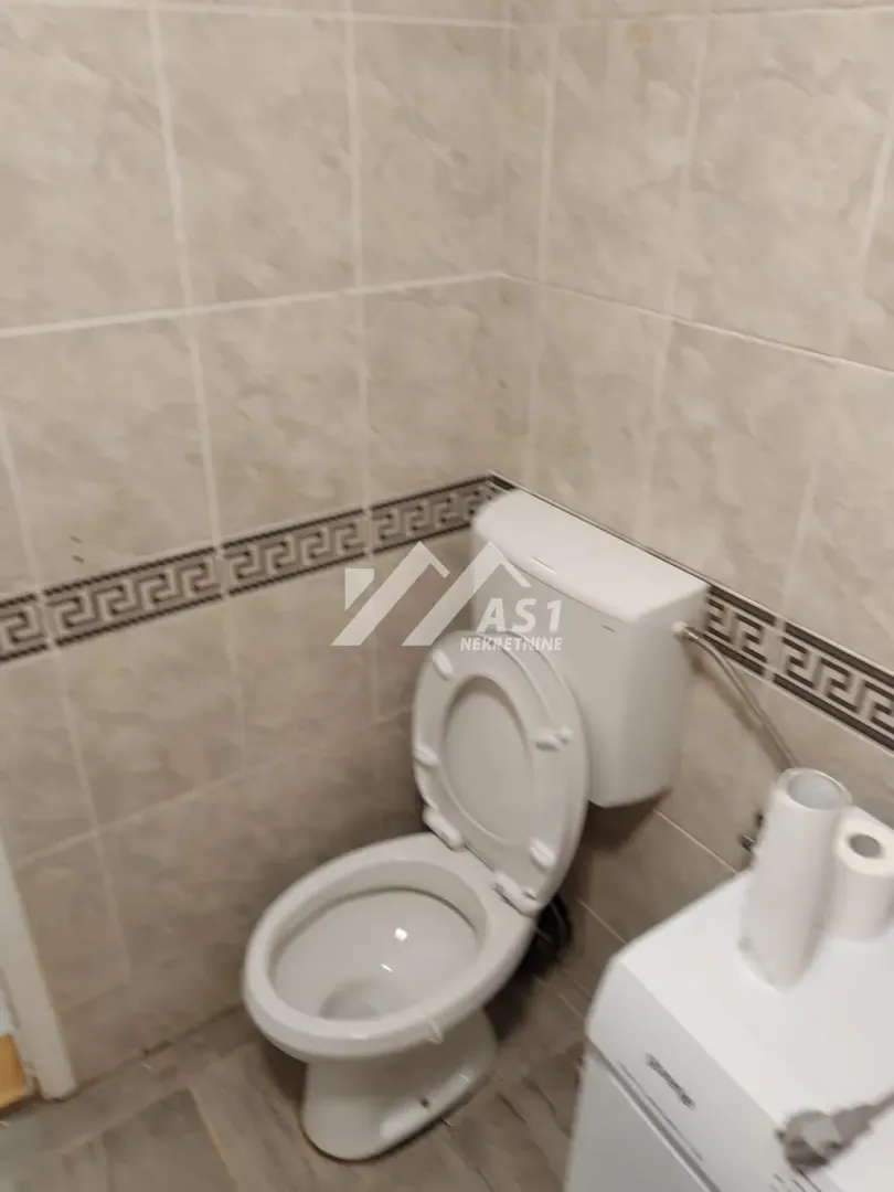 Izdavanje, jednosoban stan, 33m², Adamovićevo Naselje, Novi Sad Sve Podlokacije