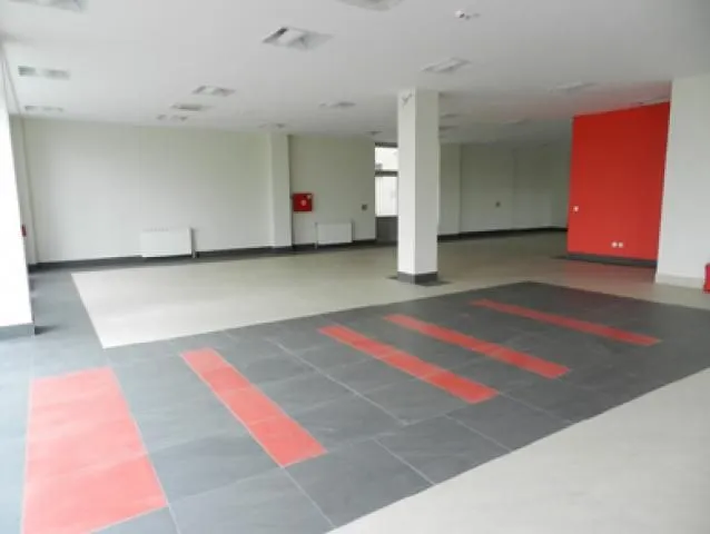 Rent, office space, 300m², Batajnica, Beograd