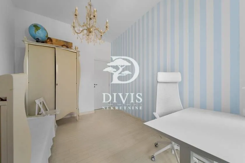 Sale, three bedroom apartment, 143m², Vukov Spomenik, Zvezdara Sve Podlokacije