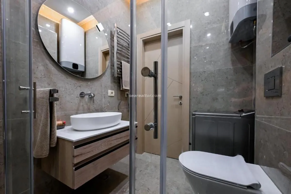 Prodaja, trosoban stan, 90m², Grad, Kotor