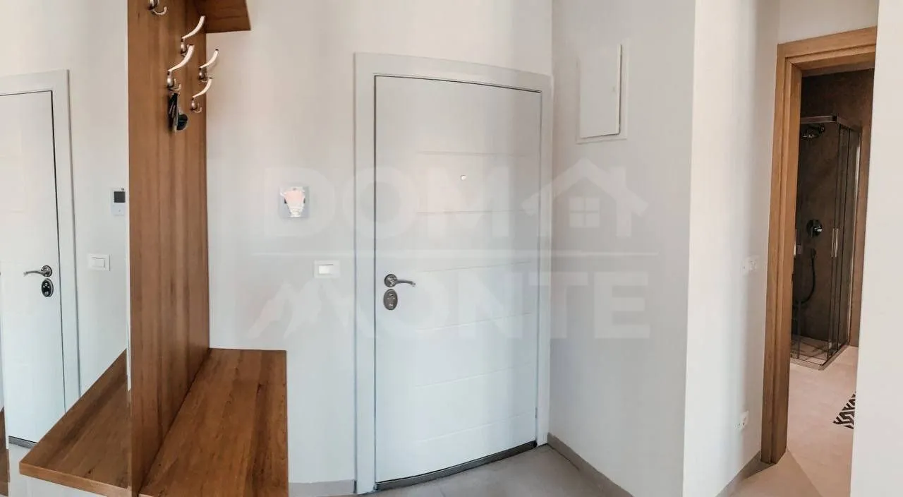 Izdavanje, jednosoban stan, 40m², Tivat, Crna Gora