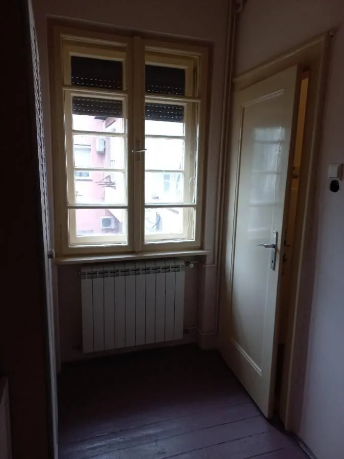 Izdavanje, poslovni prostor, 122m², Klinički Centar, Beograd