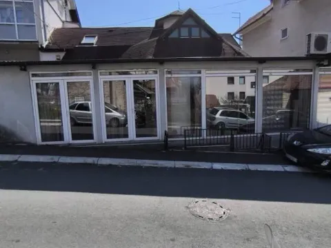 Izdavanje, poslovni prostor, 240m², Čukarica, Beograd - image 12