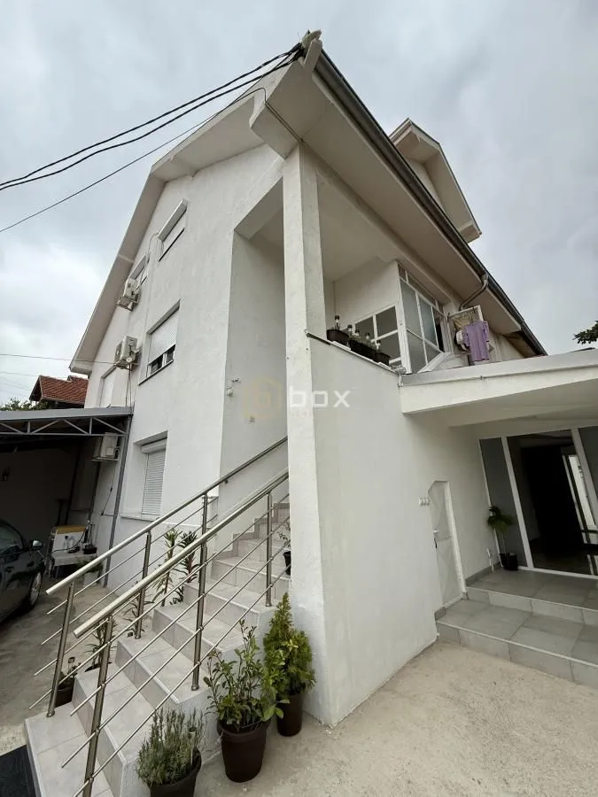 Sale, house, 200m², Pantelej, Niš