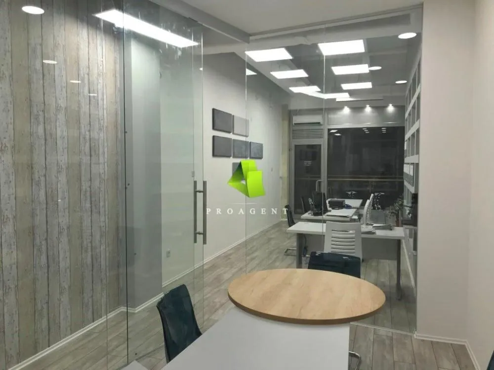 Rent, office space, 48m², Medijana, Niš