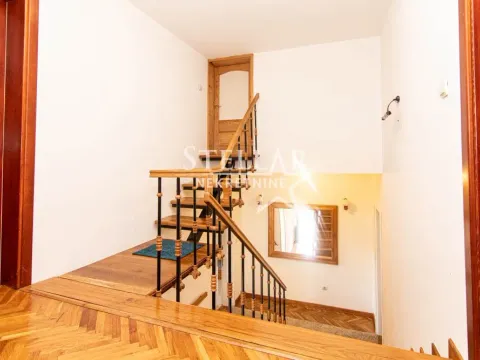 Rent, house, 220m², Tološi, Podgorica - image 23