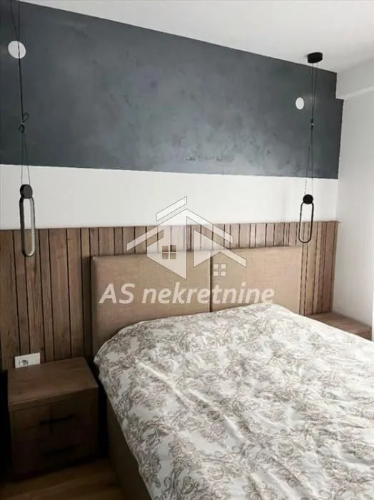Rent, three bedroom apartment, 85m², Vračar Sve Podlokacije, Beograd