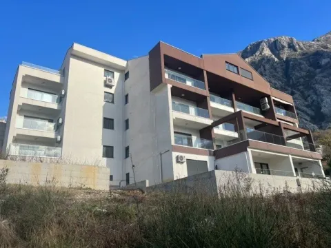 Prodaja, jednosoban stan, 54m², Dobrota, Kotor - image 3
