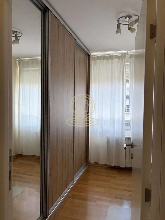 Izdavanje, jednosoban stan, 33m², Stari Grad, Beograd