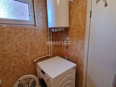 Izdavanje, trosoban stan, 83m², Južni Bulevar, Vračar Sve Podlokacije - image 11