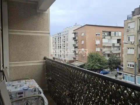 Izdavanje, četvorosoban stan, 72m², Đeram Pijaca, Beograd - image 9