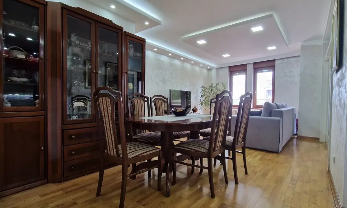 Prodaja, četvorosoban stan, 102m², Vračar Sve Podlokacije, Beograd