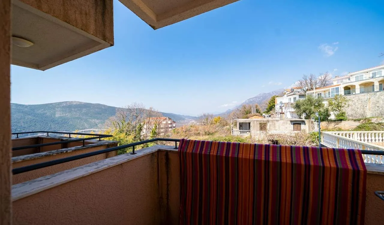 Prodaja, trosoban stan, 90m², Seoce, Budva