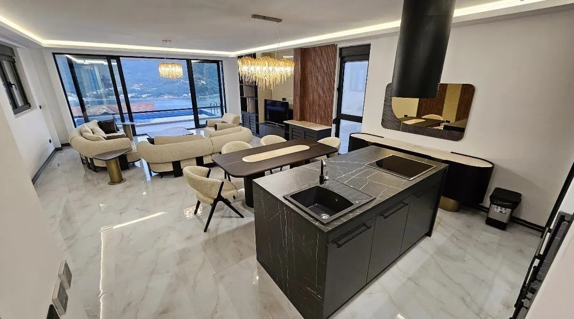 Prodaja, kuća, 200m², Herceg Novi, Crna Gora