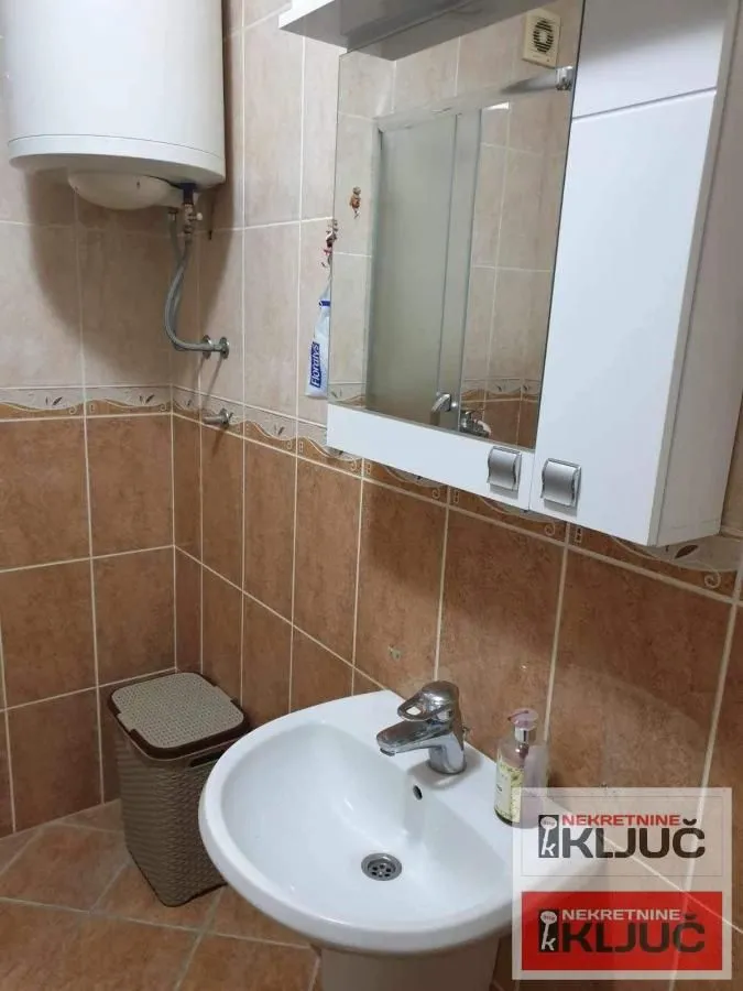 Izdavanje, garsonjera, 25m², Sajmište, Novi Sad