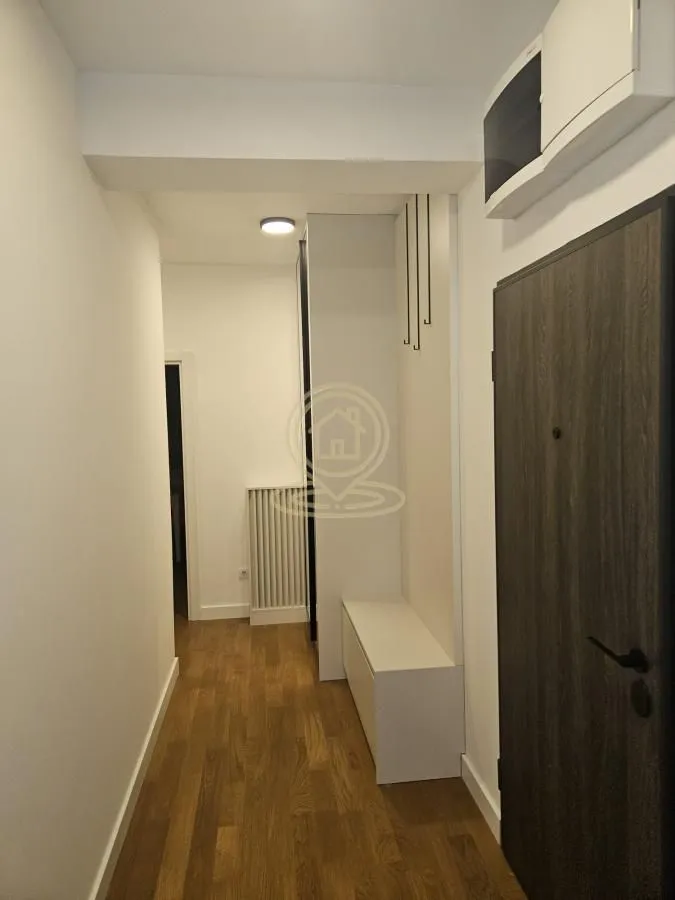 Rent, three bedroom apartment, 61m², Crveni Krst, Beograd