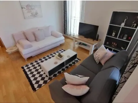 Rent, two bedroom apartment, 52m², Bečići, Budva - image 11