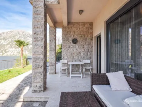 Prodaja, dvosoban stan, 68m², Kostanjica, Kotor - image 8