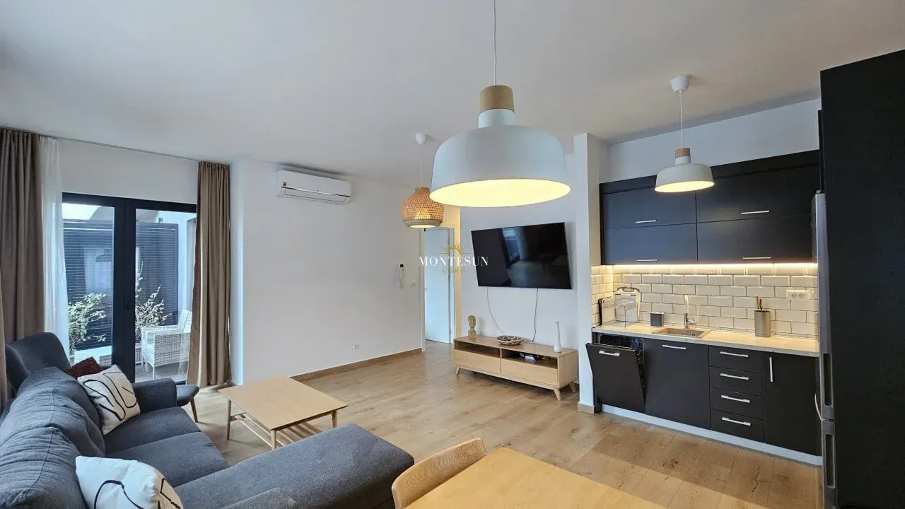 Rent, two bedroom apartment, 70m², Centar, Budva