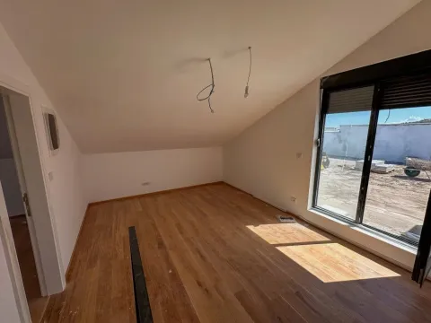 Sale, house, 176m², Zabjelo, Podgorica - image 8