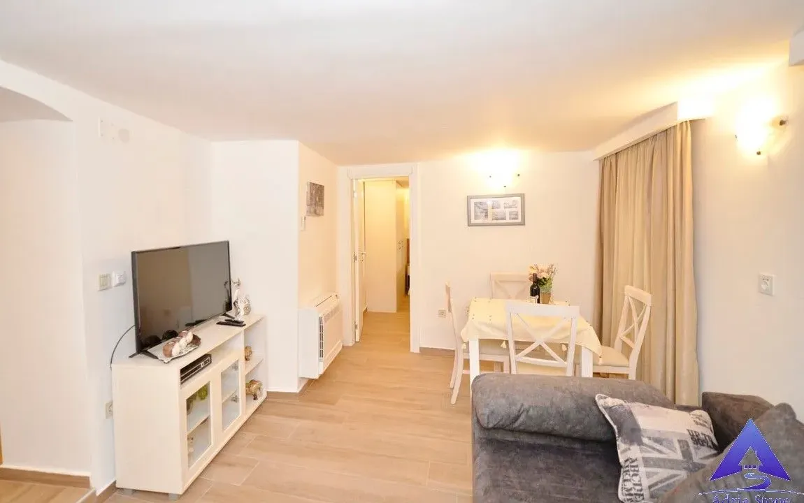 Sale, one bedroom apartment, 52m², Grad, Kotor
