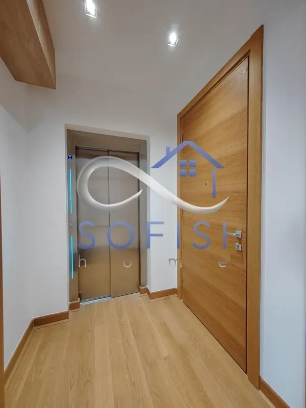 Prodaja, četvorosoban stan, 240m², Adamovićevo Naselje, Novi Sad Sve Podlokacije