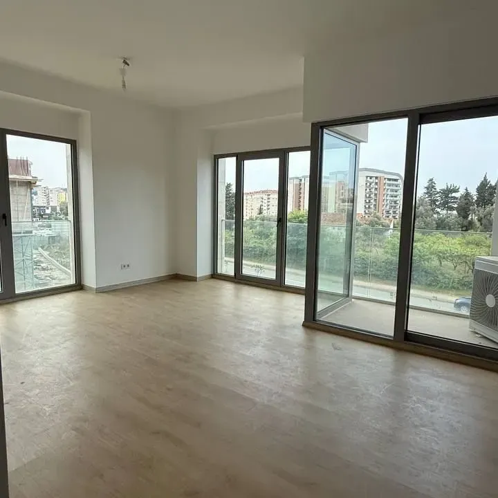 Sale, two bedroom apartment, 74m², Centar, Bar