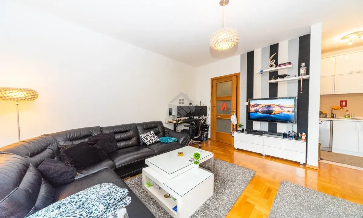 Prodaja, dvosoban stan, 69m², Pobrežje, Podgorica