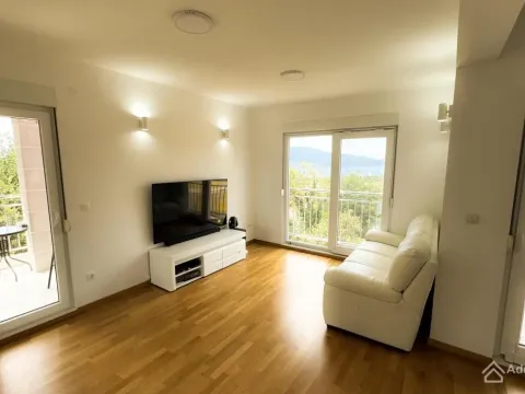 Prodaja, dvosoban stan, 72m², Tivat, Crna Gora - image 1
