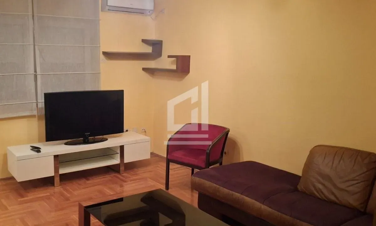 Izdavanje, kuća, 72m², Stari Aerodrom, Podgorica