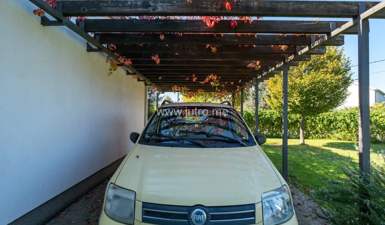Rent, house, 200m², Spuž, Danilovgrad